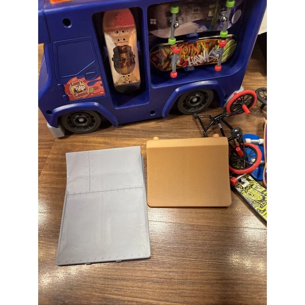 Hot Wheels Skate Taco Truck Play Set Case 2022 Mattel Tony's Rad Tacos
